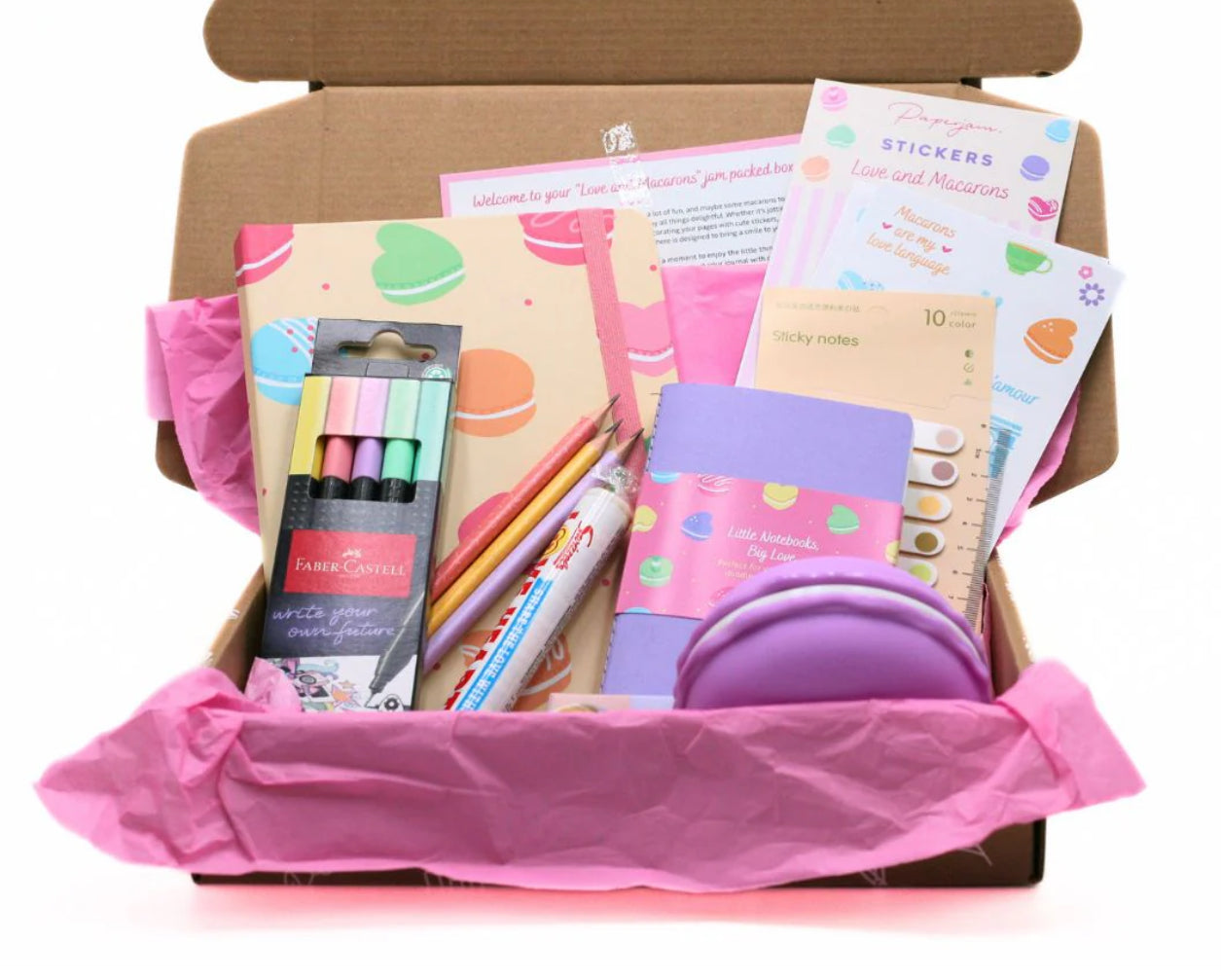 Love and macarons giftbox